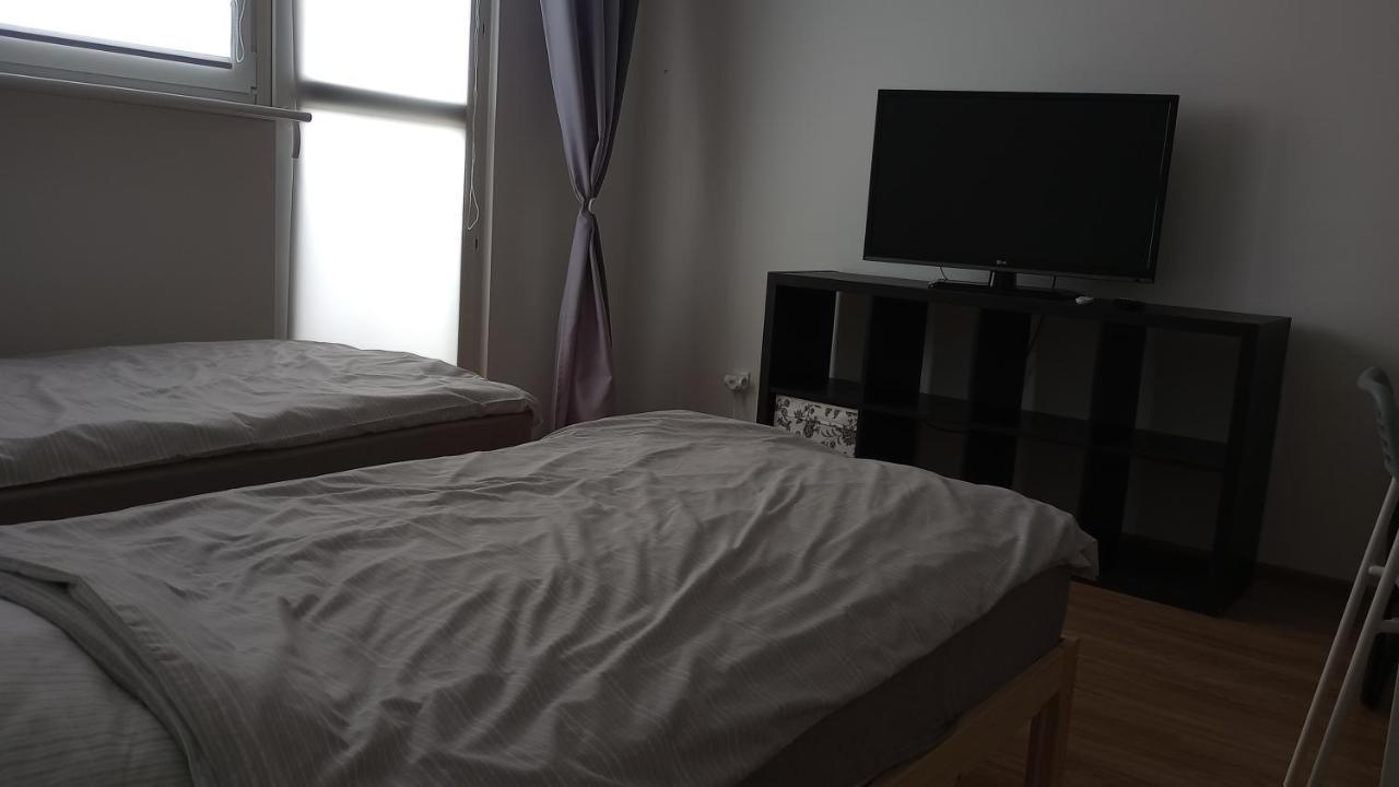 Apartment Self Check-in Apartament Lotnisko Szpital Parking Targi Poznan
